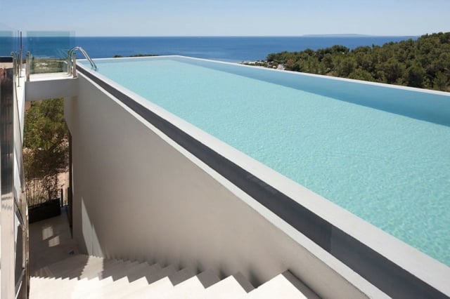 piscine extérieure magnifique encastrée-toit-terrasse