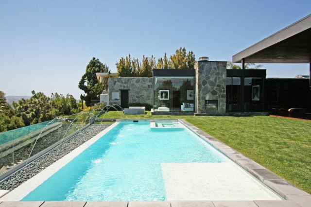 piscine rectangulaire avec pataugeoire architecture-moderne-Beverli-Hills
