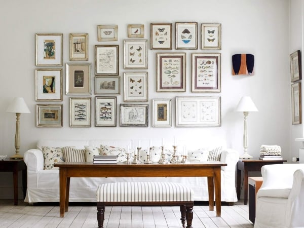 salon-moderne-blanc-élégant-éléments-bois-conception-romantique