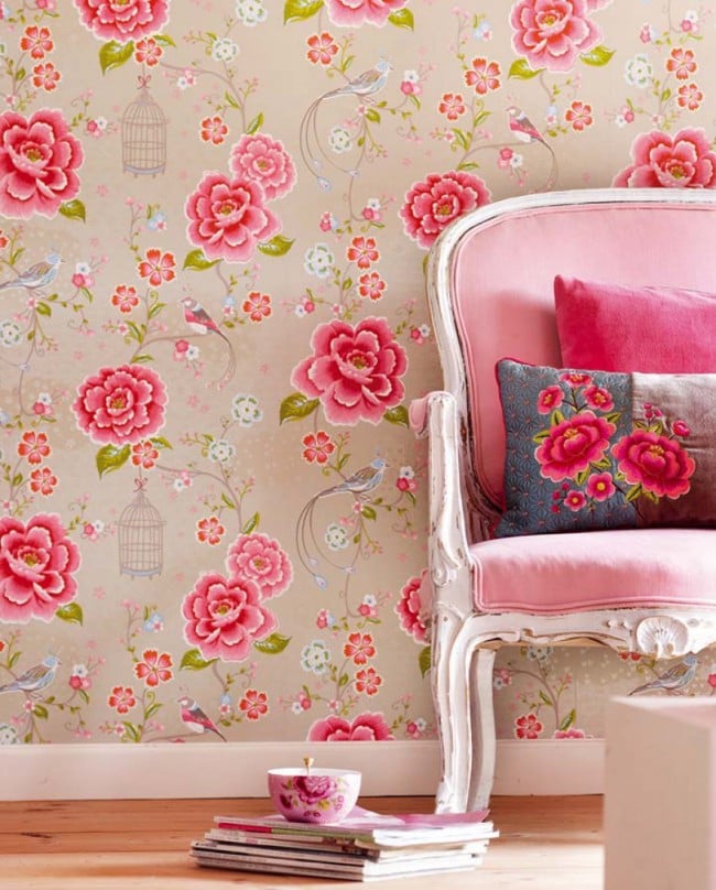 salon-papiers-peints-motifs-floraux-roses