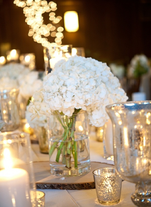 table-idées-décoration-romantique-atmosphère-fêtes-fleurs-blanches