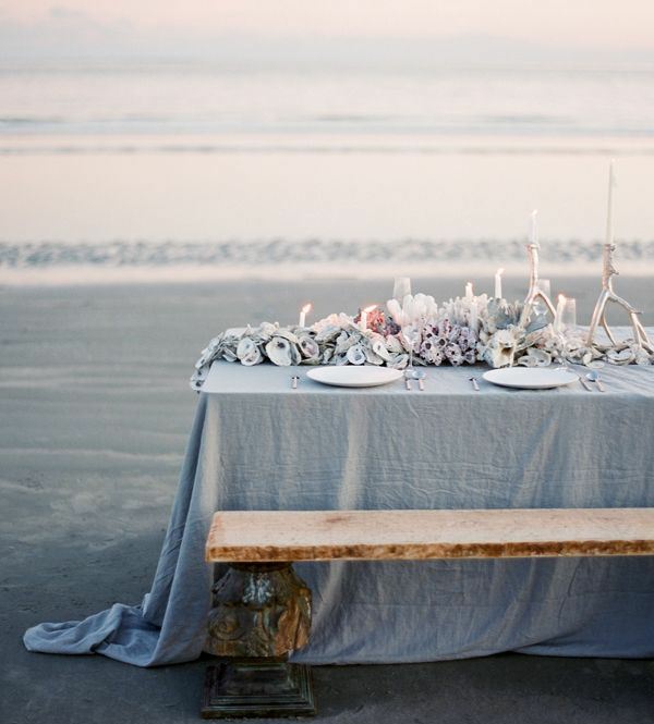 table-idées-décoration-romantique-atmosphère-fêtes-nappe-bleue Décoration de table