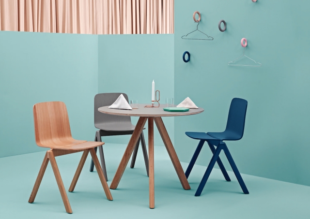 100-photos-meubles-scandinaves-design-unique-table-bois-chaises-bois-plastique