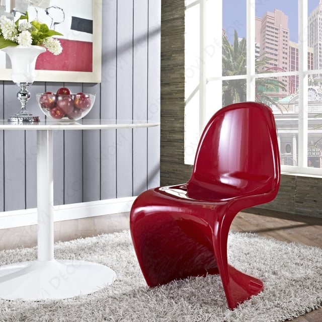 22-modèles-originaux-uniques-chaise-rouge-design-verner-panton
