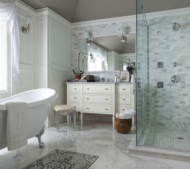 modèle de salle de bain 25-designs-luxueux-élégants-modèle-salle-bain-cabine-douche-baignoire-blanche