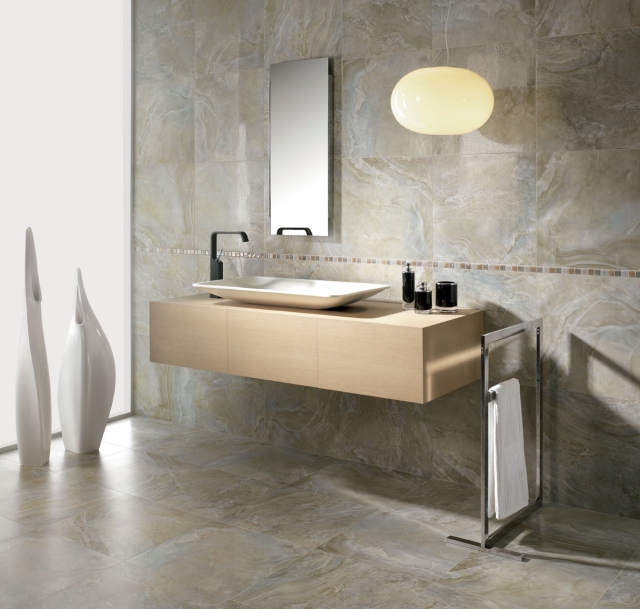 modèle de salle de bain 25-designs-luxueux-élégants-modèle-salle-bain-meuble-vasque-bois-vasque-blanc
