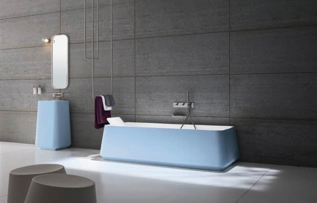 modèle de salle de bain 25-designs-luxueux-élégants-modèle-salle-bain-minimaliste-bleu-clair-gris