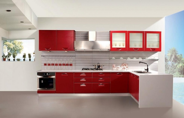 cuisine rouge 25-idées-cuisine-rouge-accents-blancs-tiroirs-rouges-dosseret-blanc