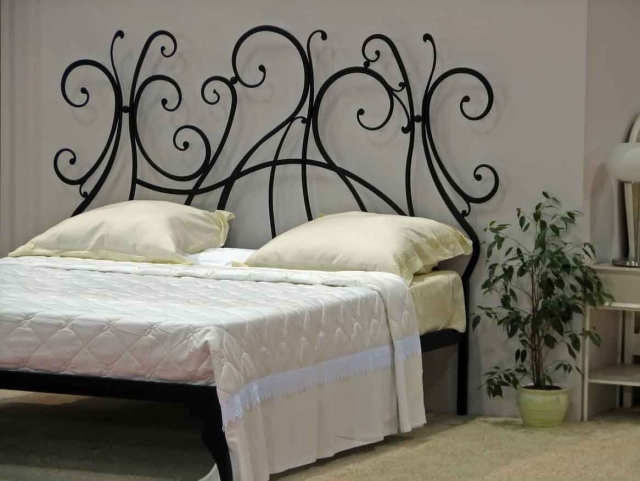tête de lit originale 25-idées-tête-lit-originale-fer-forgé-design-élégant-noir tête de lit originale