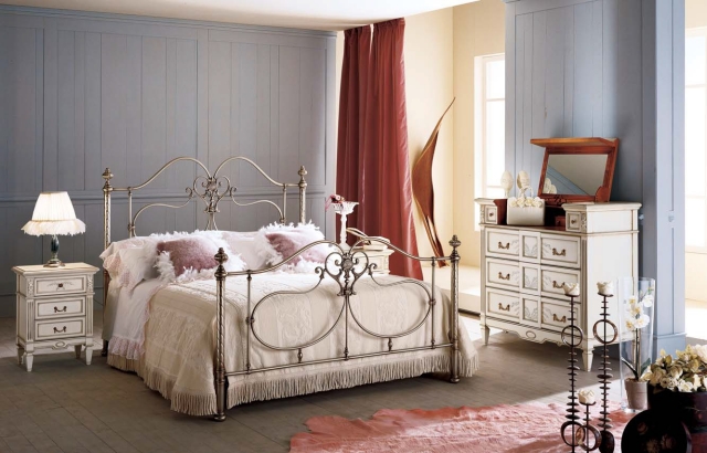 25-idées-tête-lit-originale-fer-forgé-dorée-belle tête de lit originale
