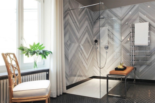 ameublement salle de bain améublement-exclusif-salle-bain-douche-italienne-figures-géométriques-plantes