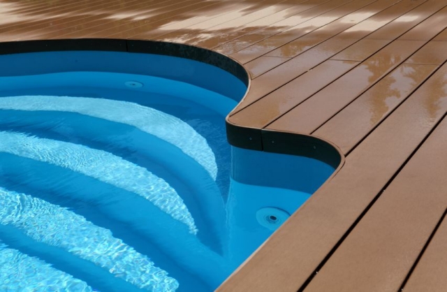 aspect-nouvel-extérieur-lame-terrasse-composite-plage-piscine lame de terrasse composite