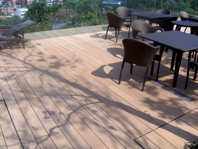 aspect-nouvel-extérieur-lame-terrasse-composite-salon-jardin-rotin