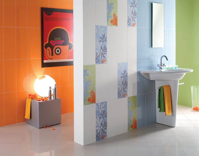 céramique-carrelage-de-salle-de-bain-motifs-floraux-orange