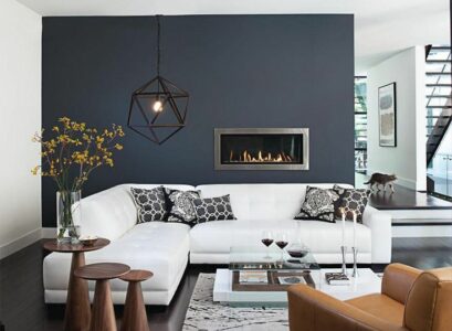 canapé-angle-blanc-salon-moderne-peinture-muale-anthracite