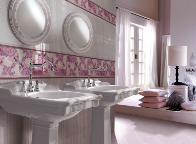 carrelage-salle-bain-motifs-design-italiens-fleurs-roses-rayures-fines carrelage salle de bain
