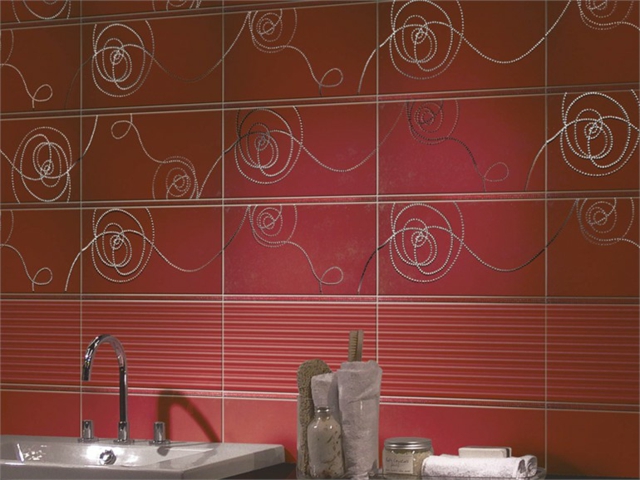 carrelage-salle-bain-motifs-design-italiens-rouge-fleurs-fines-or carrelage salle de bain