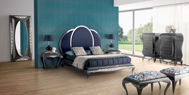 chambre-baroque-déco-baroque-chambre-coucher-nouveau-baroque-tête-lit-bleue-tabourets-beaux-rembourrés