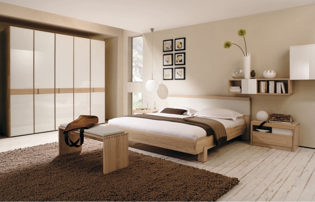 chambre-coucher-beige-bois-clair-décoration-sobre