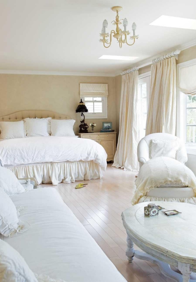 chambre-romantique-mobilier-blanc-tête-lit-capitonnée