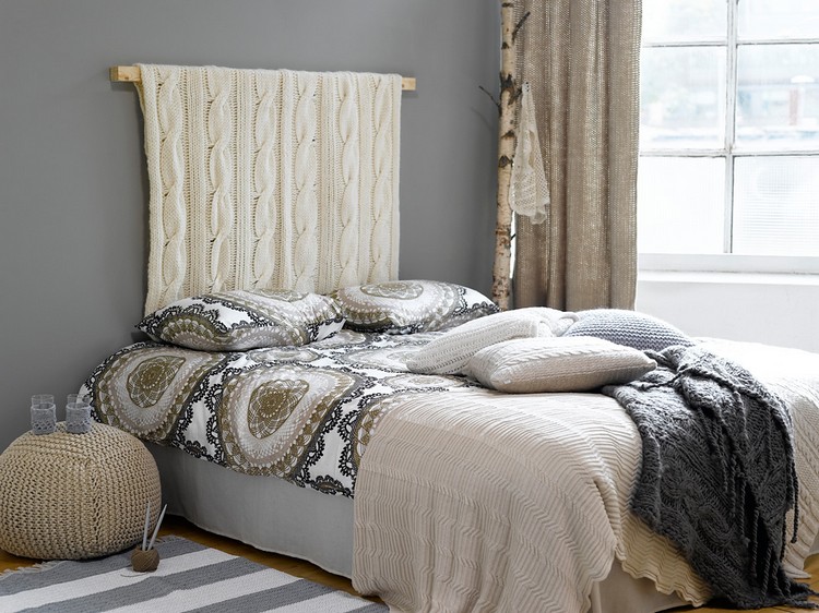 chambre romantique -peinture-grise-tete-lit-tricotee-literie-motif-mandala