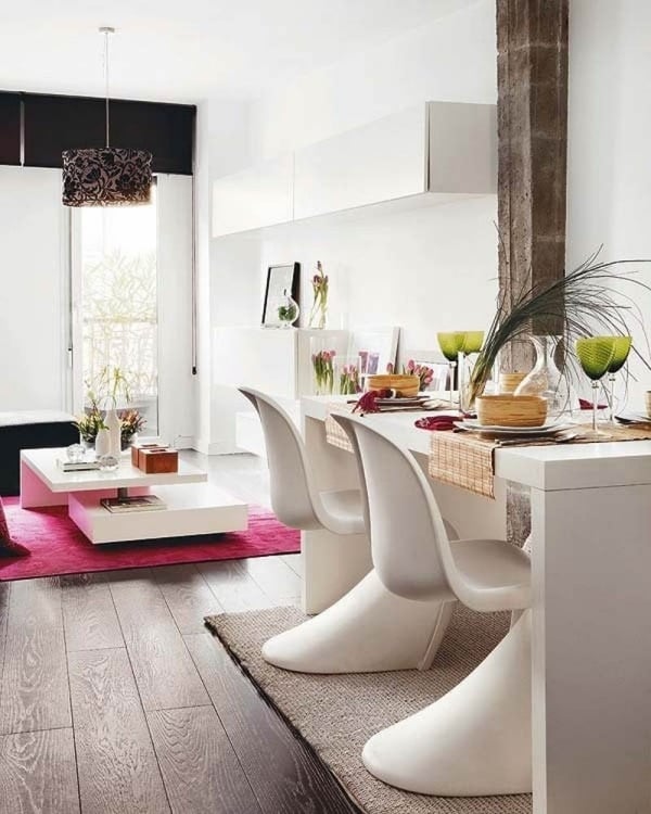 coin-repas salon blanc chaises-Panton-design-super