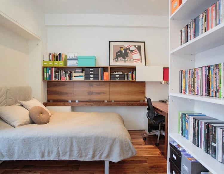 comment-aménager-petite-chambre-coucher-étagères-murales-petit-bureau-lit-adapté