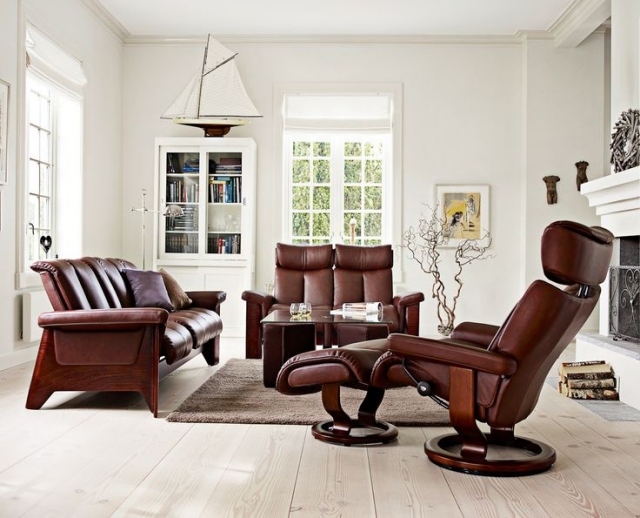 confort-élégance-fauteuil-Stressless-Wizard-cuir-brun-luxe fauteuil Stressless