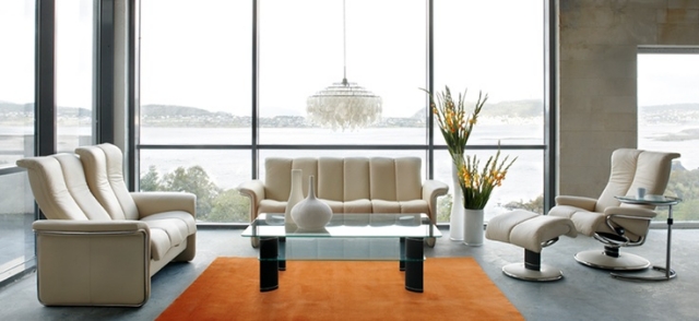 confort-élégance-fauteuil-Stressless-tapis-orange-Blues-modèle