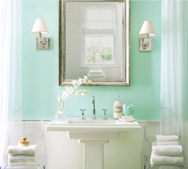 couleur salle de bain vert pastel clair-blanc-miroir