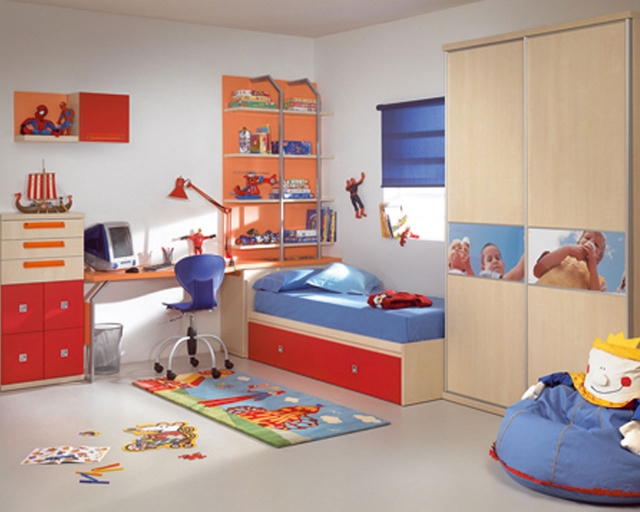 déco-chambre-d'enfant-couleur-orange-rouge