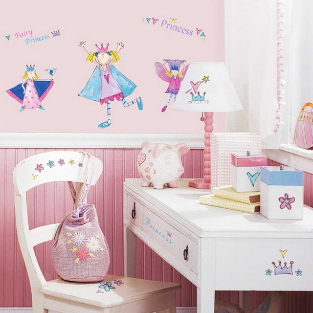 déco-chambre-petite-fille-stickers-muraux-originaux-princesses chambre petite fille