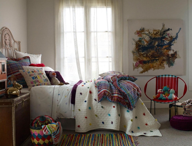 décoration-intérieur-Zara-home-automne-hiver-2014-couverture-blanche-motifs-colorés