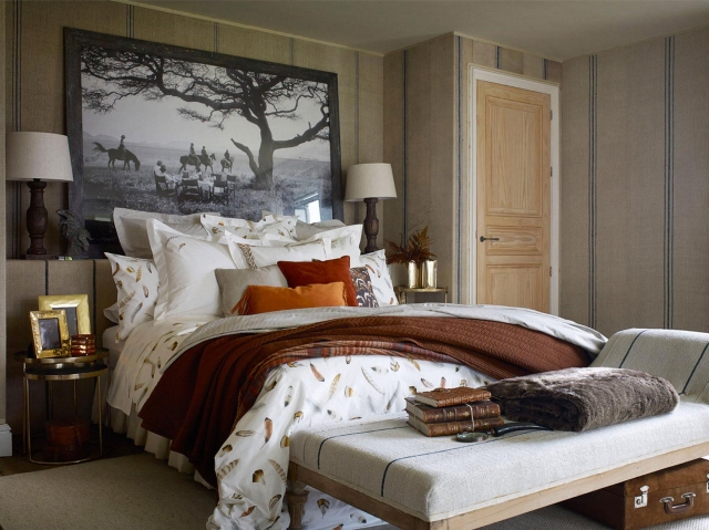 décoration-intérieur-Zara-home-automne-hiver-2014-linge-lit-blanc-motifs-plumes-coussins