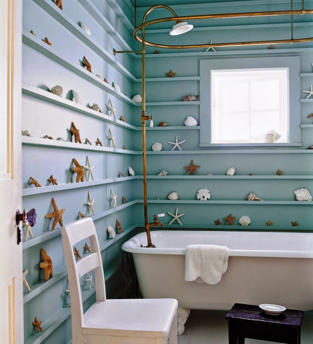 décoration-salle-bain-25-idées-style-nautique-étoiles-mer-mur-étagères