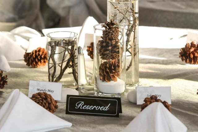 décoration de table mariage automne cônes-vases-hauts