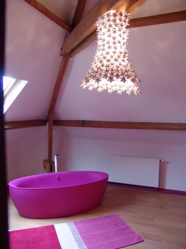 design-lampe-Kartell-Bloom-élégante-belle-salle-bain