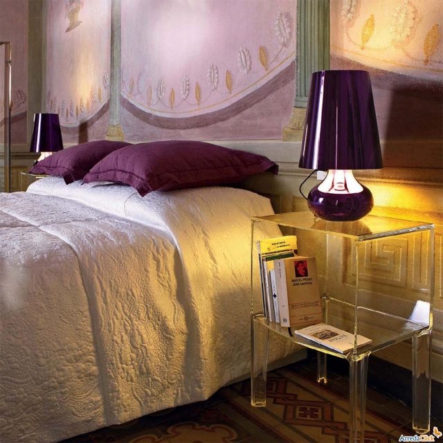 design-lampe-Kartell-lilas-foncé-brillante-chevet