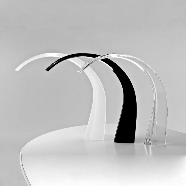 design-lampe-Kartell-noir-blanc-transparent-Taj