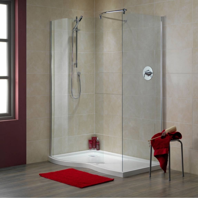 douche à l'italienne porte-transparente-tapis-rouge
