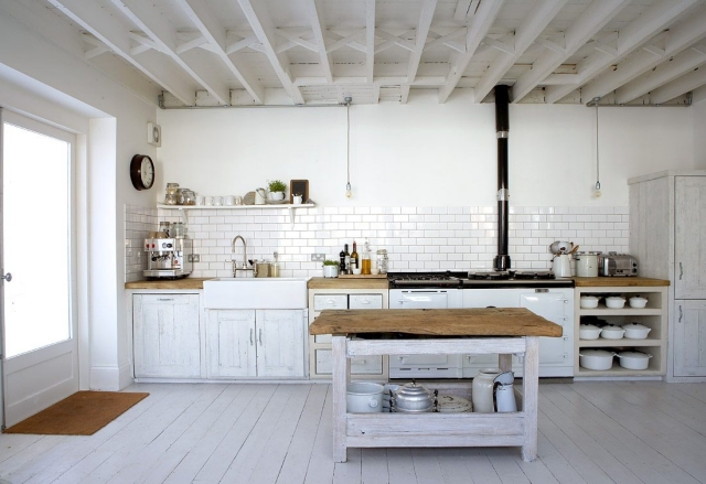 déco-campagne-cuisine-25-idées-inspirantes-cuisine-blanche-dosseret-carrelage