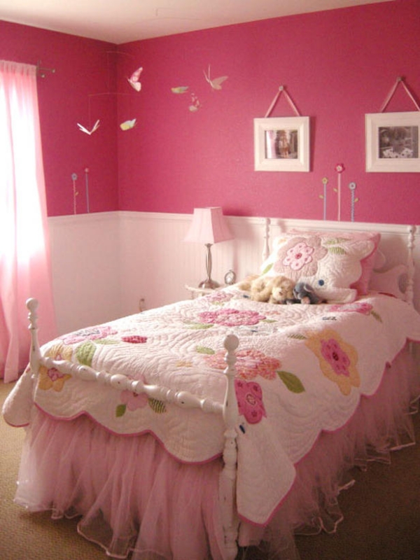 déco de la chambre ado fille rose papillons mobile bébé