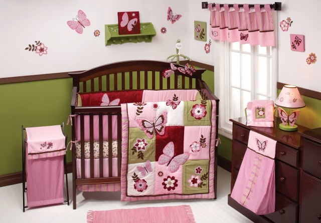 déco-chambre-d'enfant-bébé-papillons