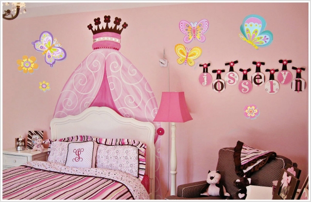 déco-chambre-fille-idée-originale-contes-de-fées-papillons