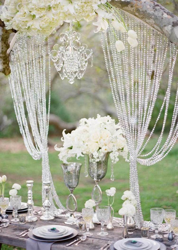 décoration-table-mariage-blanc-neige-plein-air