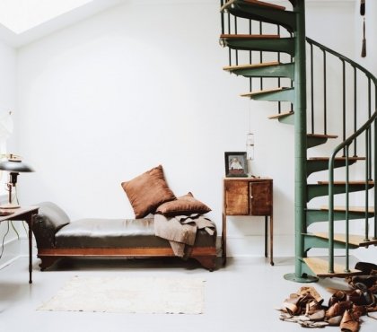 escalier colimaçon -metal-vert-bois-vintage