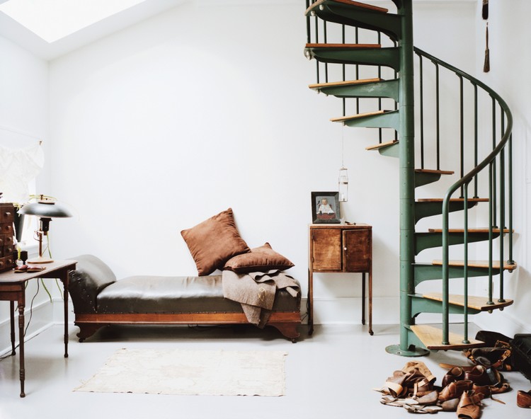 escalier colimaçon -metal-vert-bois-vintage