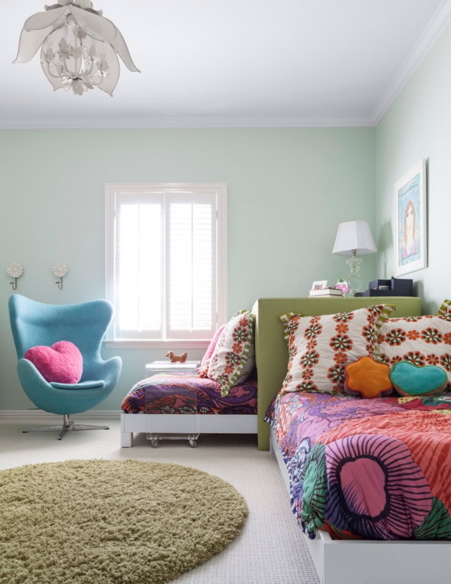 fauteuil-egg-intemporel-design-moderne-chambre-enfant-bleu-clair fauteuil Egg