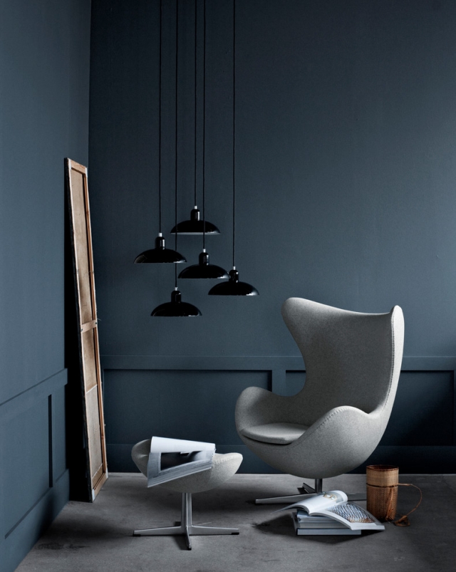 fauteuil-egg-intemporel-design-moderne-fauteuil-gris-clair-suspensions
