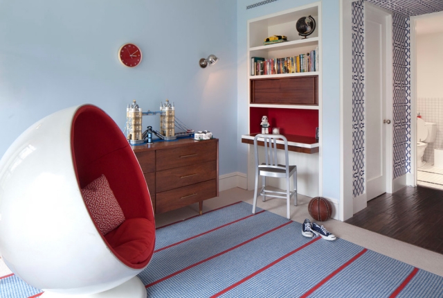 fauteuil-egg-intemporel-design-moderne-plastique-blanc-rembourré-coussins-chambre-enfant